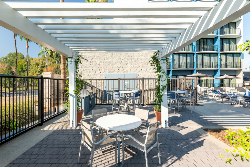 Holiday Inn Express & Suites Santa Ana - Orange County by IHG