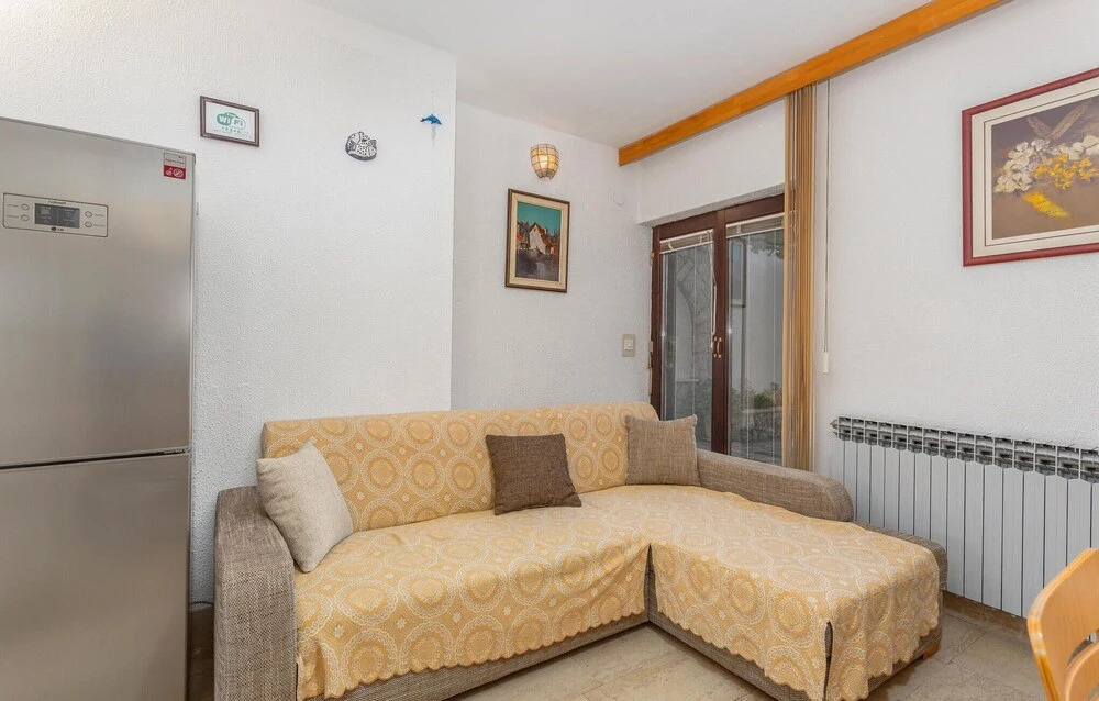 3 Bedroom Stunning Home In Omisalj