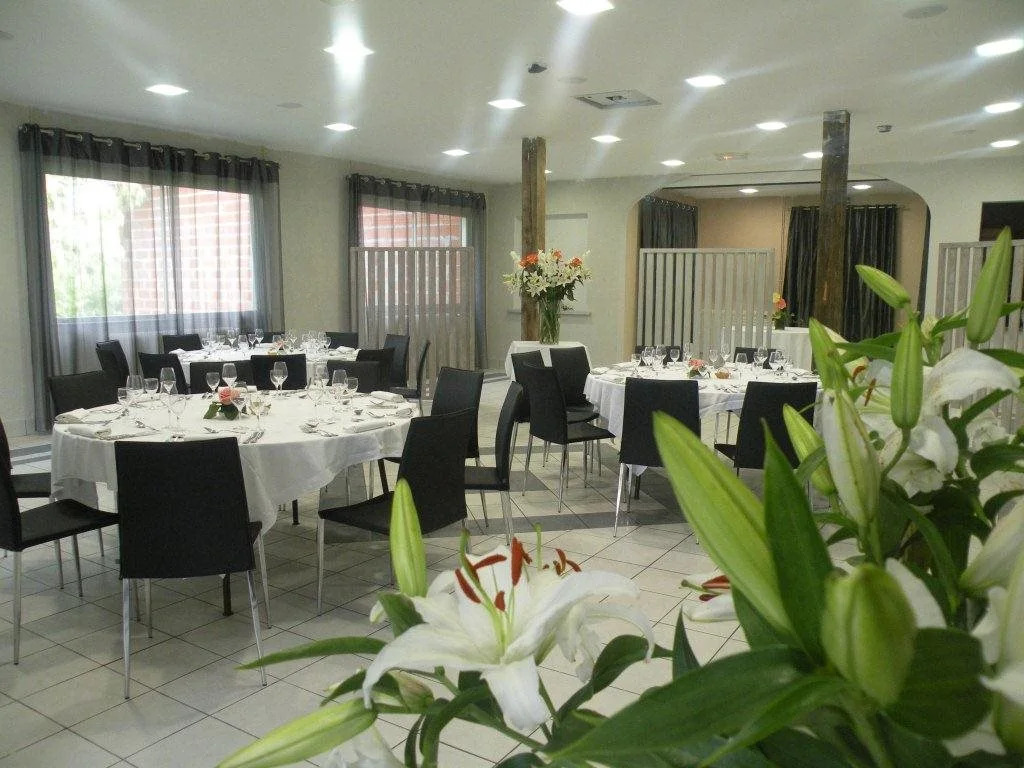 Logis Hôtels - Le Pont Bernet - Hotel 2 étoiles et restaurant