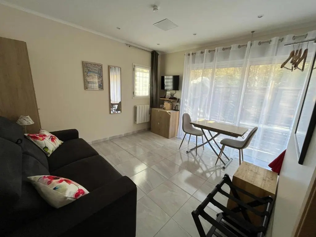 Appartement au calme dans un espace arboré