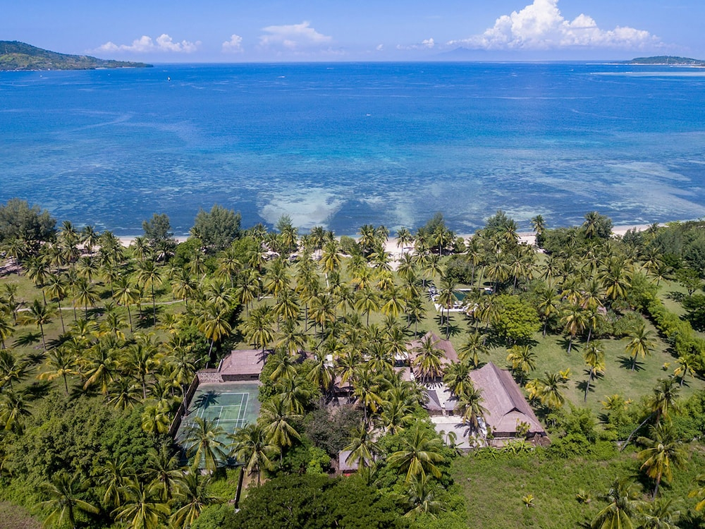 Sira Beach House