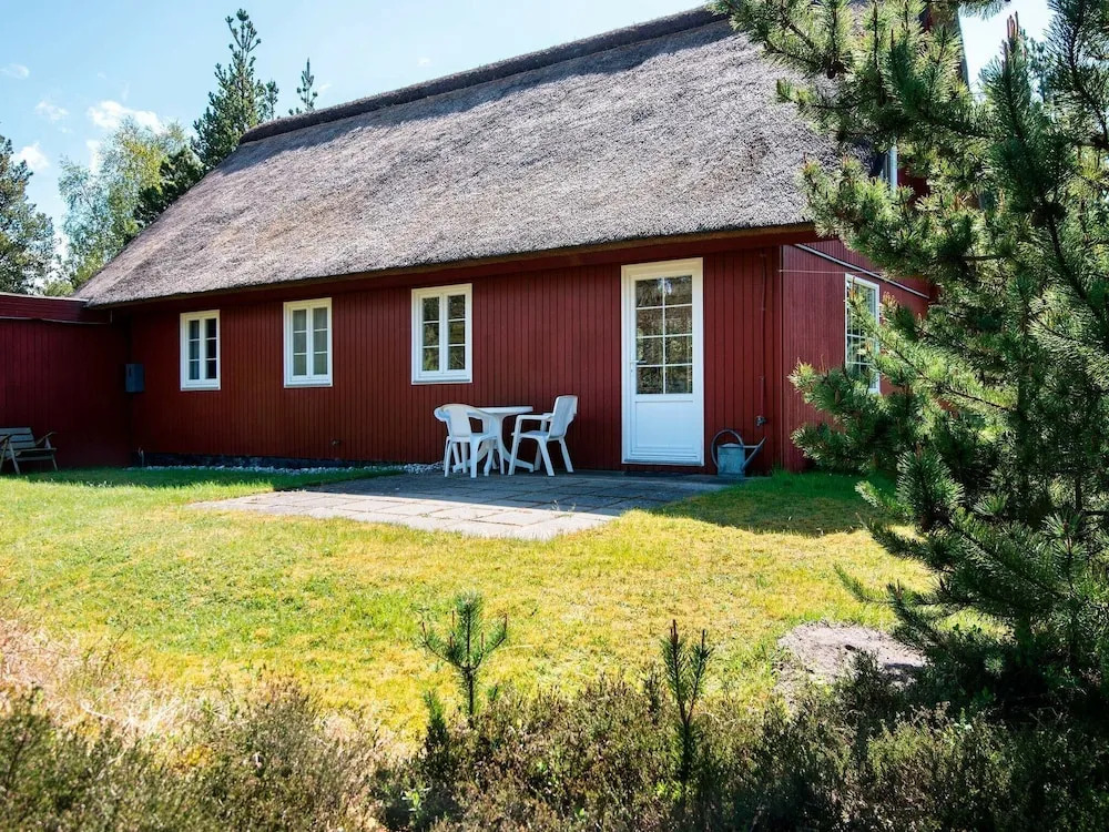 Relaxed Holiday Home in Rømø Foreseeing Lush Garden