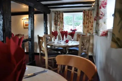 Bottle & Glass Inn