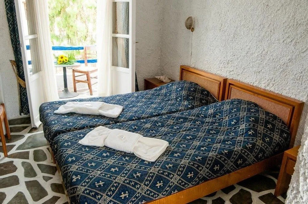 Manousos Rooms