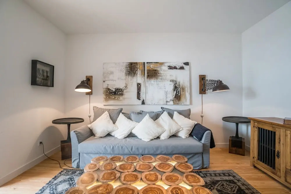 Gulbenkian 2 bedroom with Private Garden