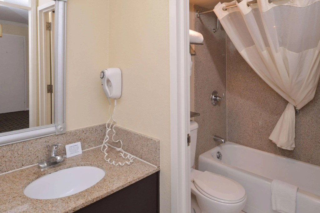 Quality Inn & Suites Montebello - Los Angeles