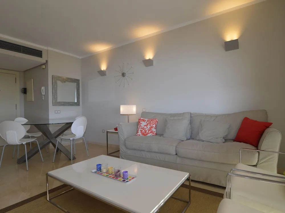 Golfside Luxury at Las Colinas