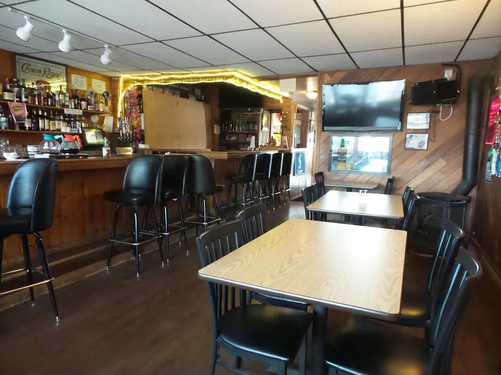 Tyee Restaurant and Motel