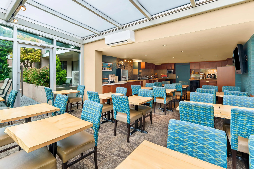 Best Western PLUS Inner Harbour Hotel
