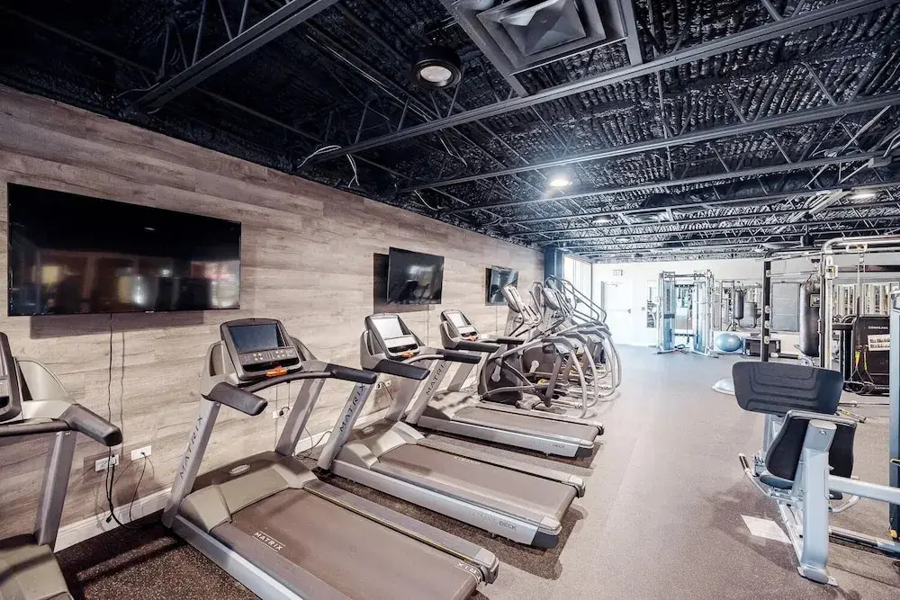 Landing Spectacular Studio Clubhouse Gym