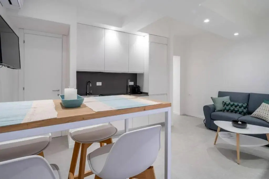 Ormesini Courtyard Apartment