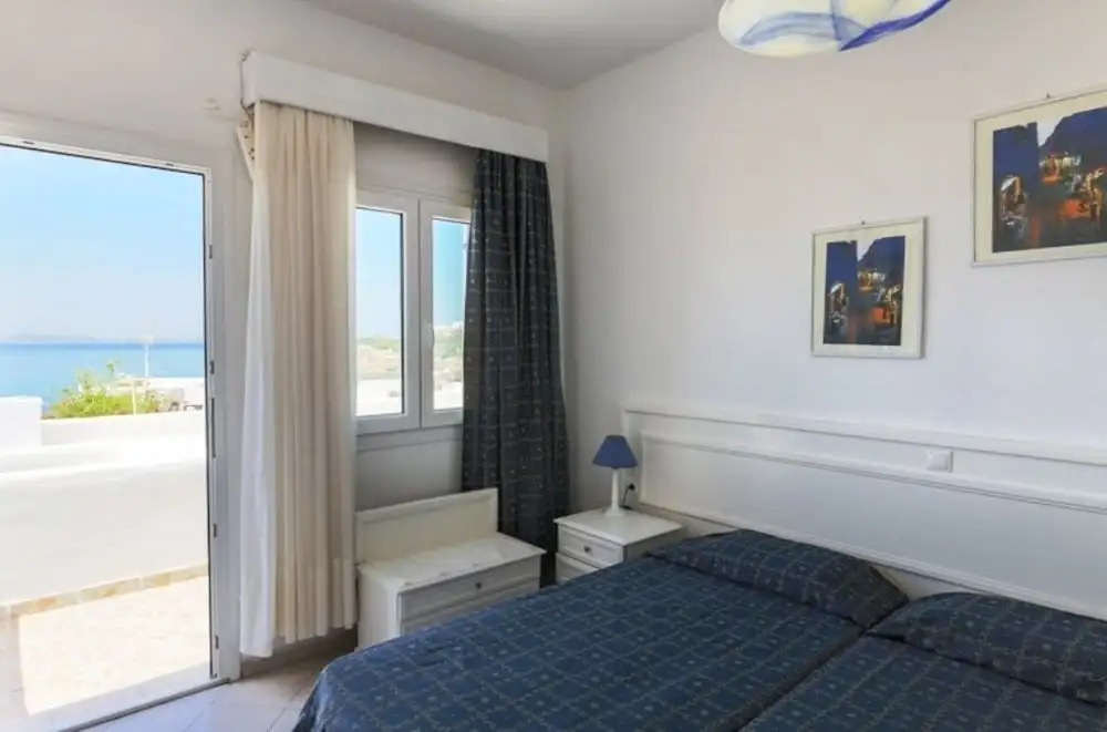 Mina Beach Hotel