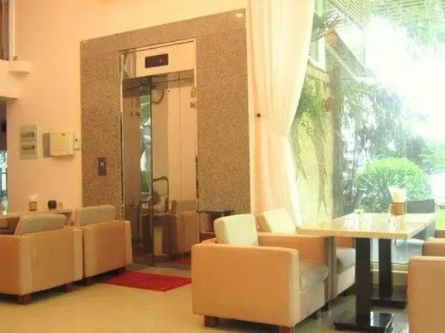 Romance Hotel