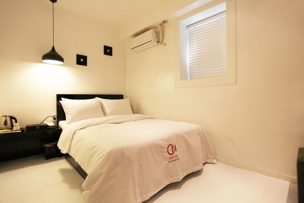 Cheonho Hotel ON
