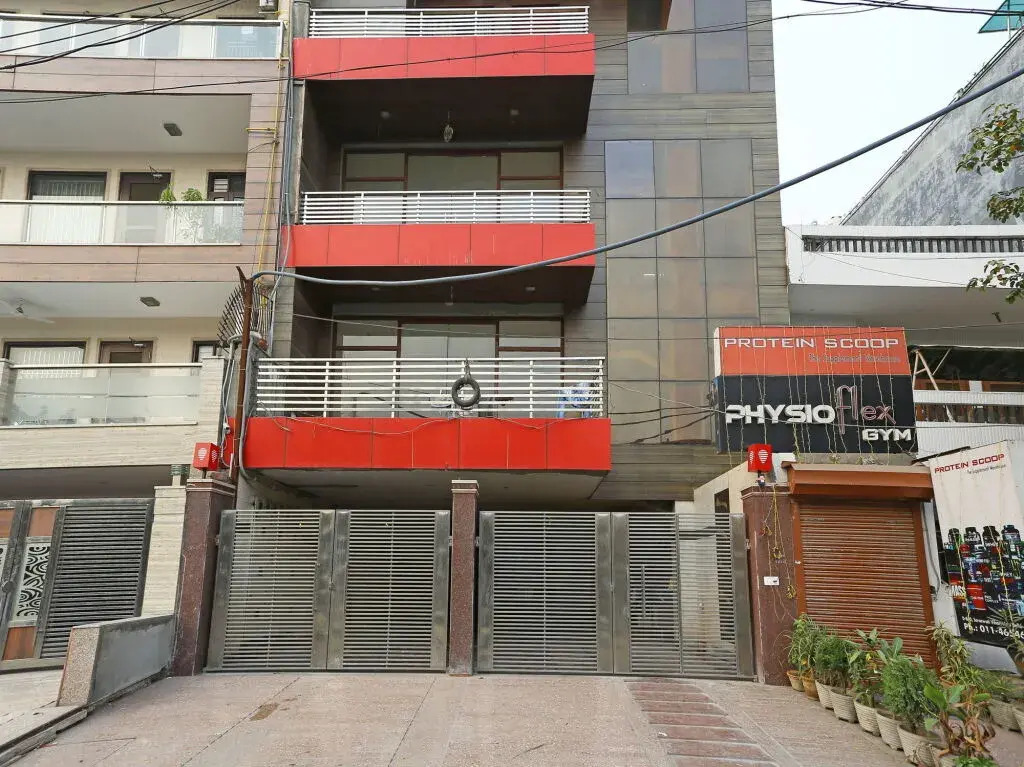OYO Flagship 545 Rohini Pitampura