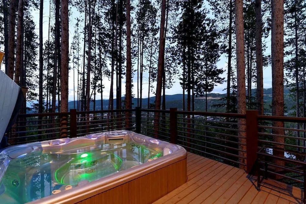 Grand Vista Lodge