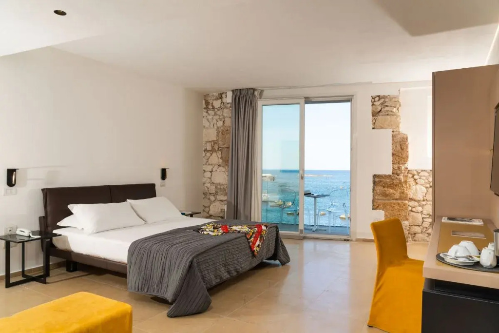 Re Dionisio Luxury Suites