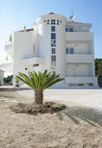 Apartments Bila