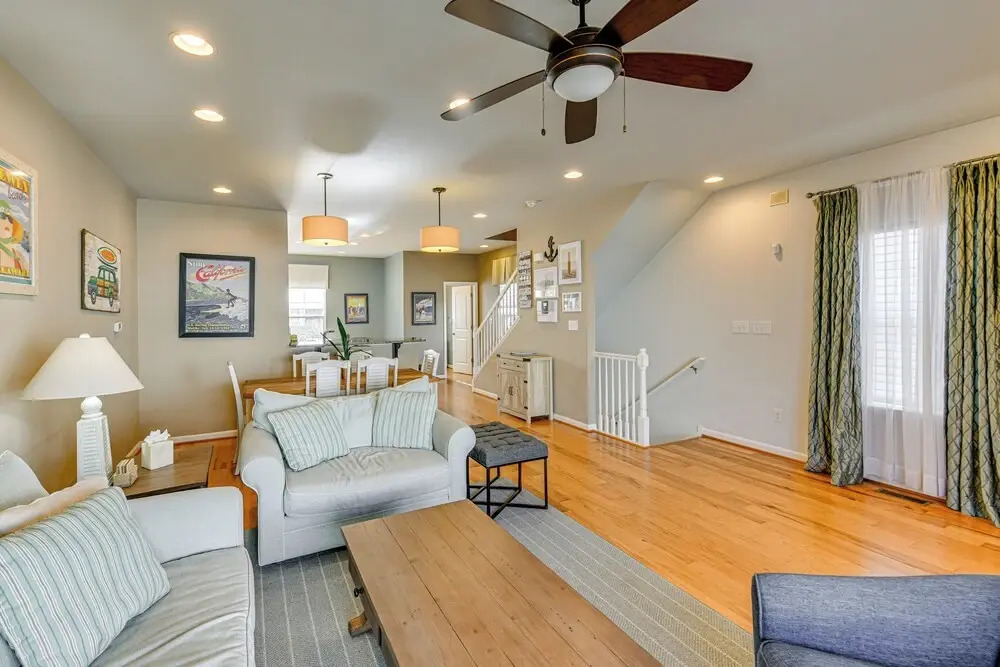 2 Mi to Beach: Townhome w/ Breezy Balcony!