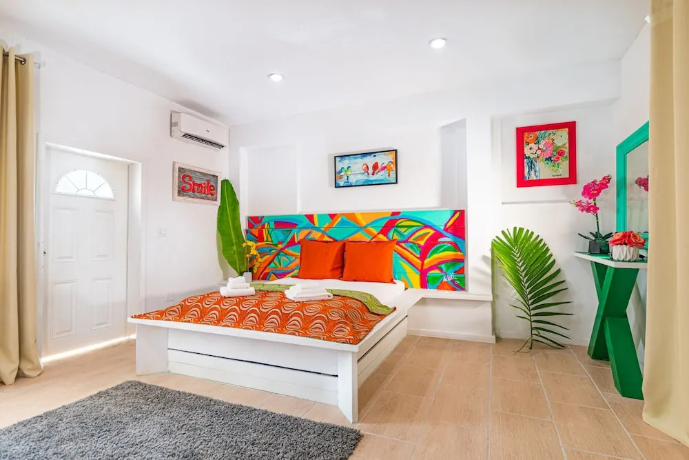 Studio 7 in Caprice Community