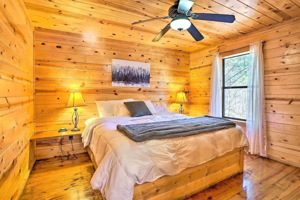 Southern Hills Cabin Near Beavers Bend State Park!