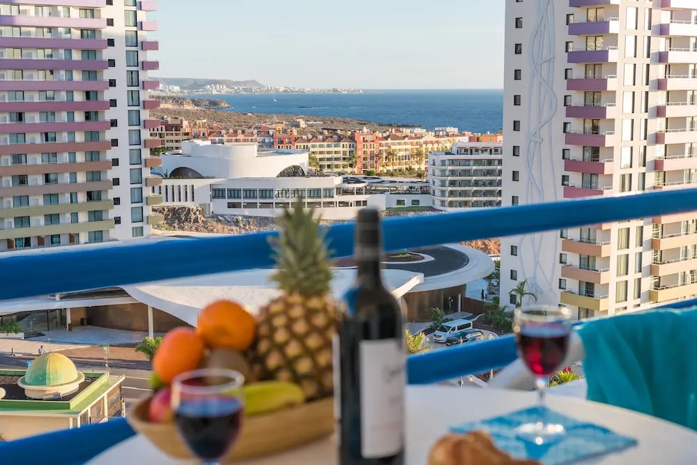 909 Panoramic Studio, Ocean View