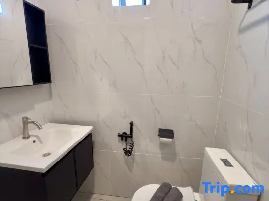 LYL Private Pool Homestay Tambun
