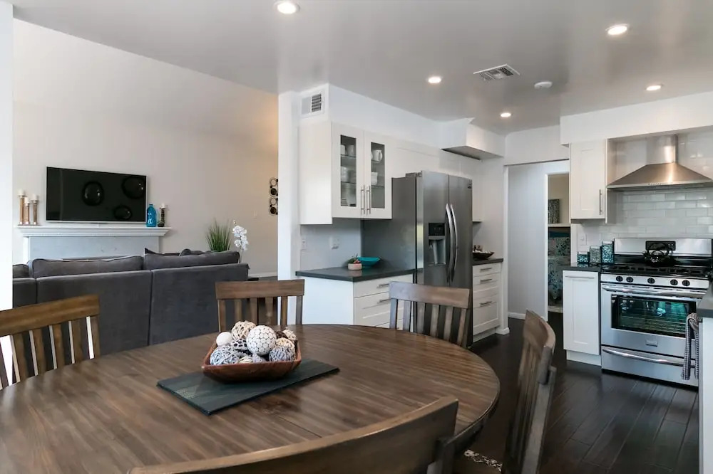 Agoura Hills  W/landscaped Yard 3 Bedroom Home