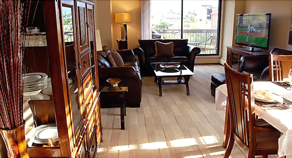 Corporate Suites of Calgary - Rosewood Estates
