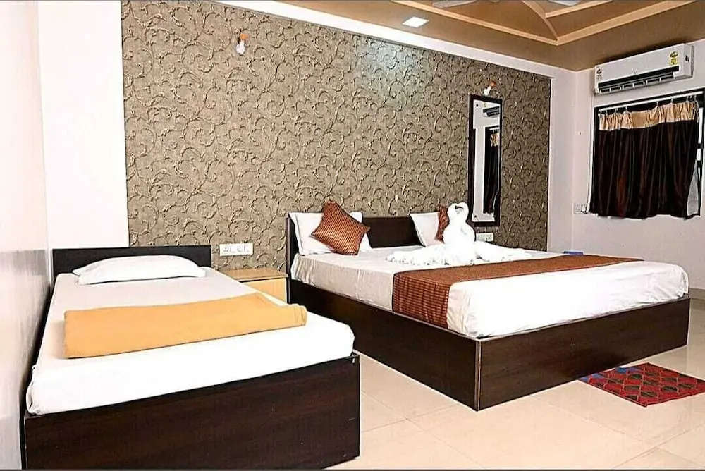 Hotel Sukh Sagar