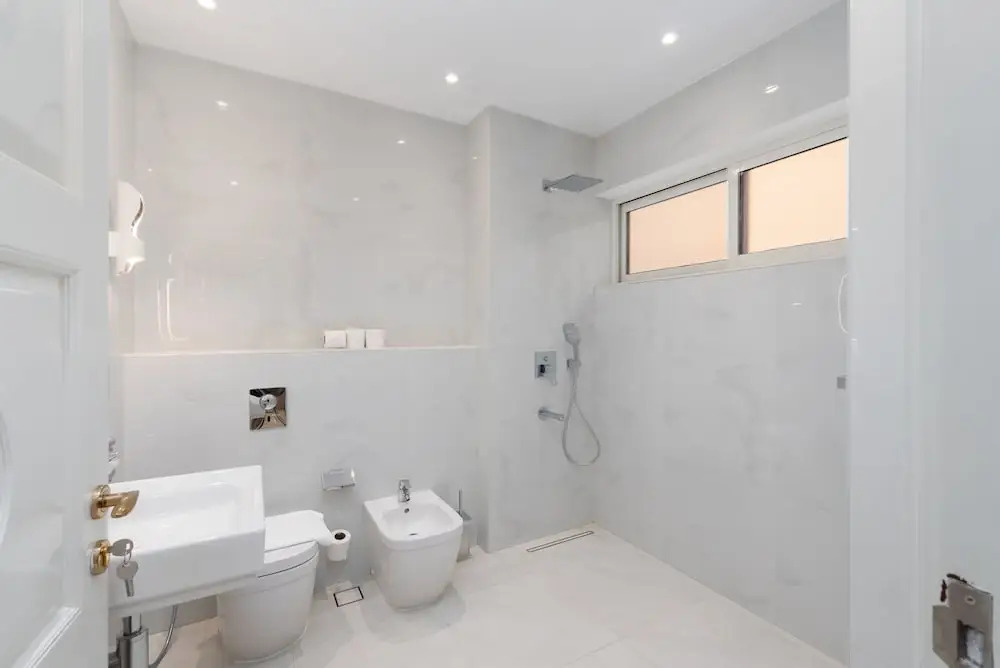 Exclusive 5BR Palm Villa w Private Pool and Beach
