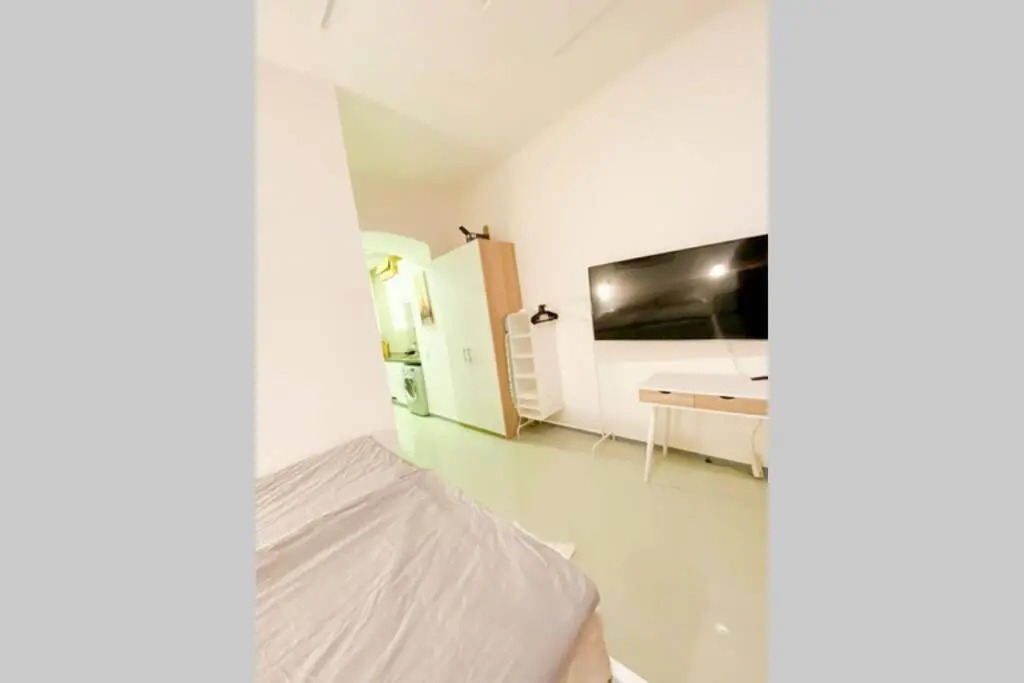 Studio,10 min to Citycenter,33m,Smart TV,Kingbed