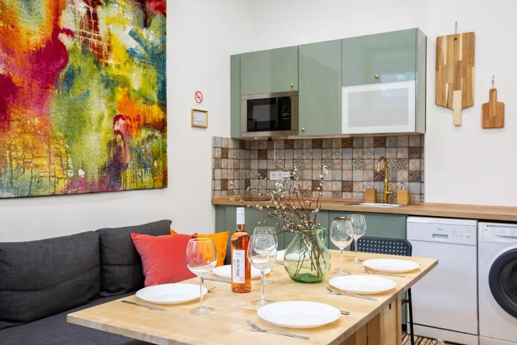 Industrial Style Appartment with AC steps to Gozsdu