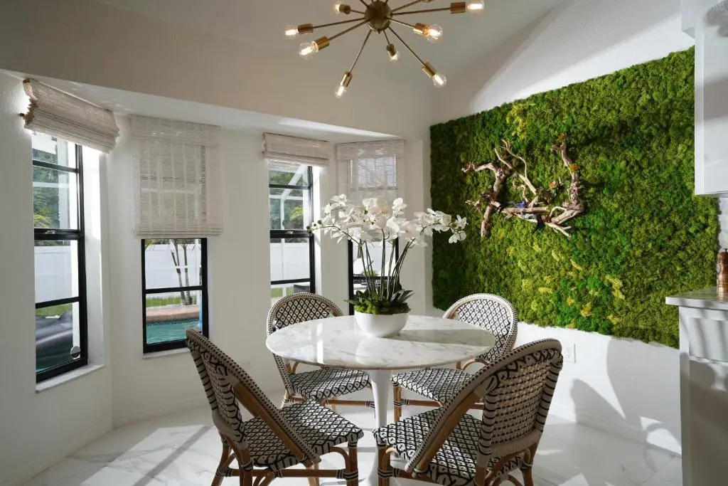 Glamorous 3-Bedroom Villa with Heated Pool Sarasota Area