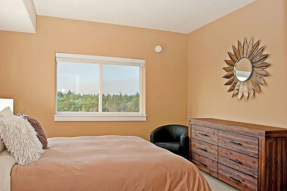 Outlook Condos at Oyhut Bay Resort
