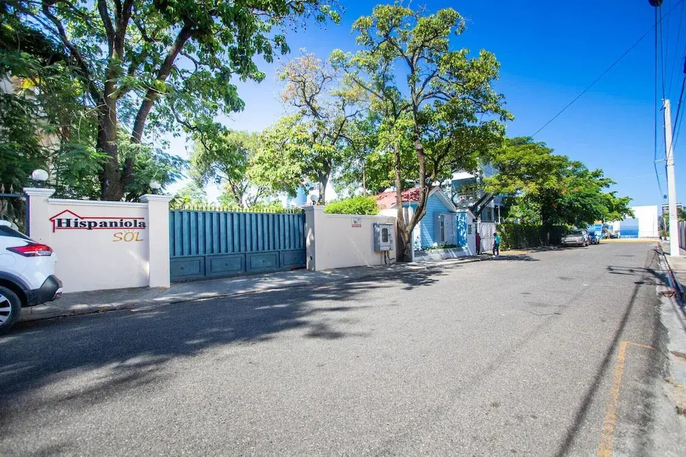 Playa Alicia, Hispanola Sol