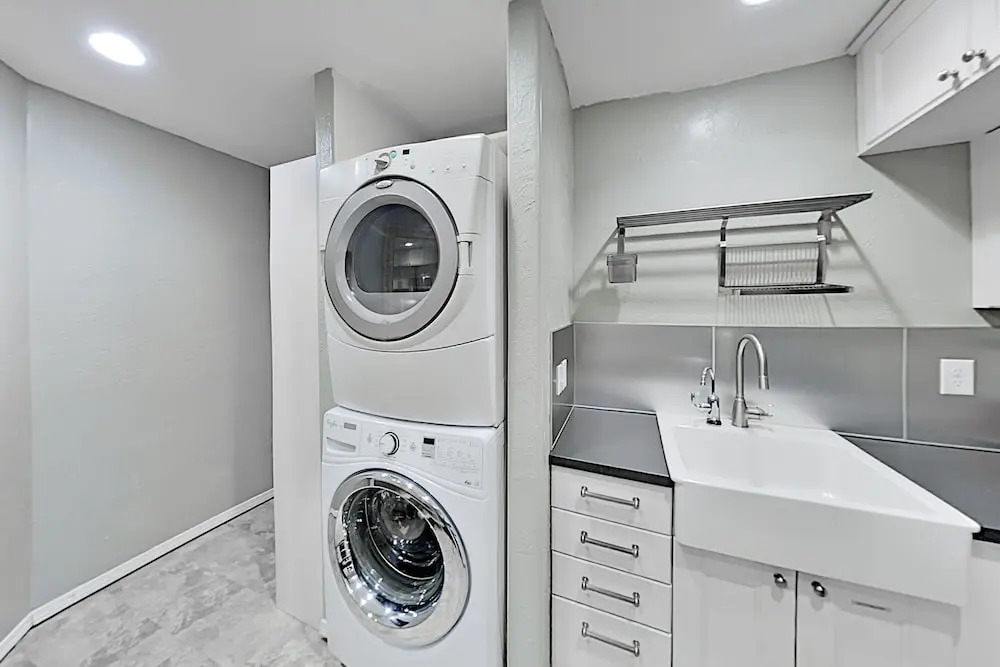 Jeremy Ranch : Hot Tub, Garage & 2 Kitchens 5 Bedroom Home