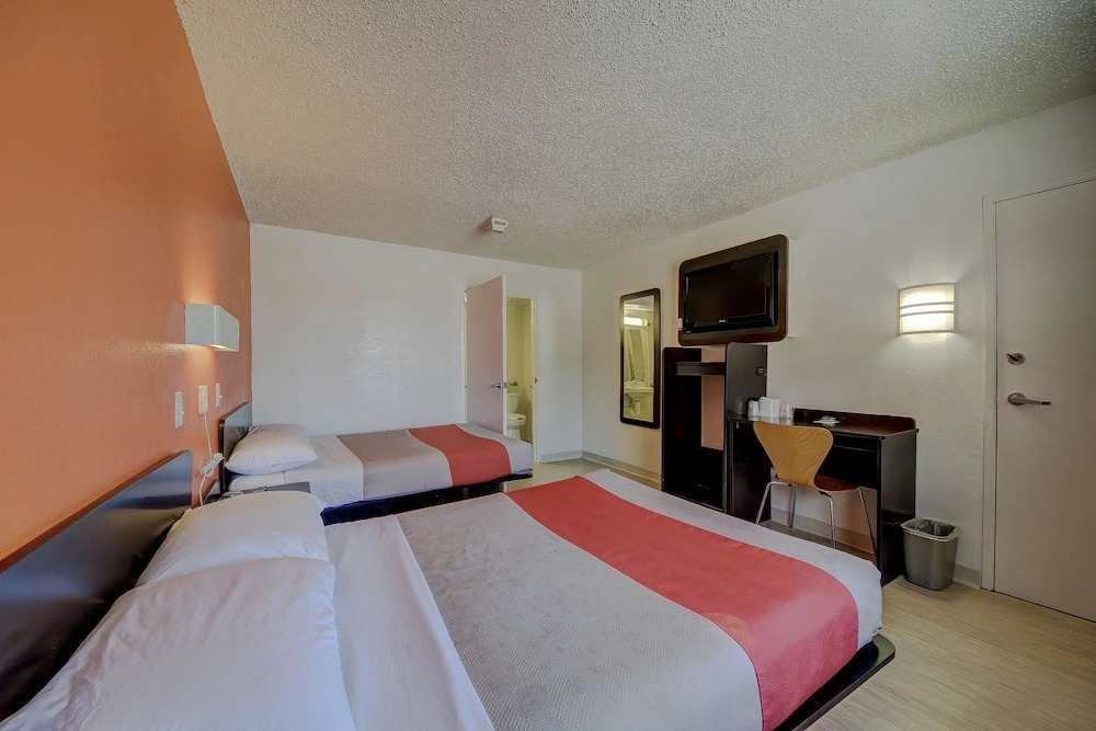Motel 6-San Antonio, TX - South IH-10 East