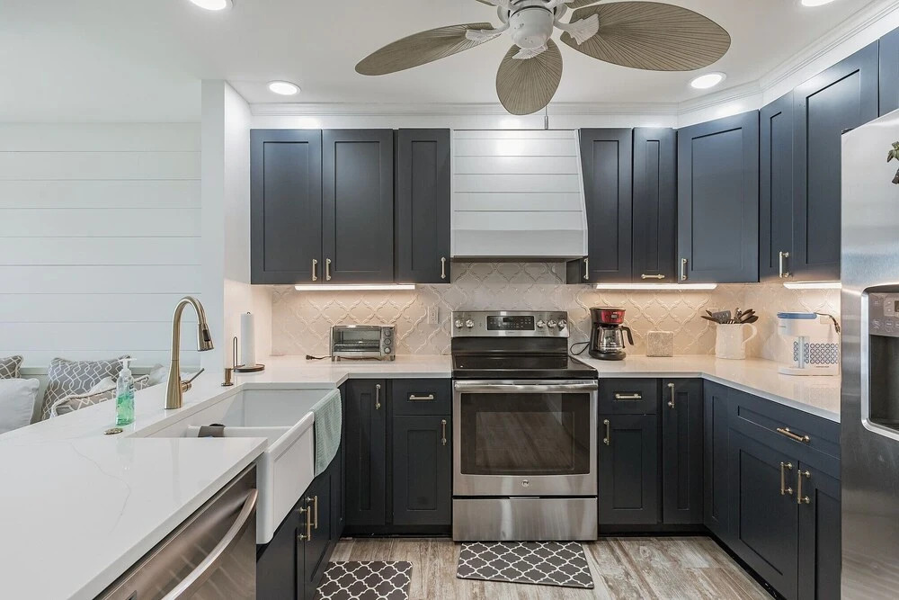 Magnificent Gulf View Condo 2 Bedroom Condo by RedAwning