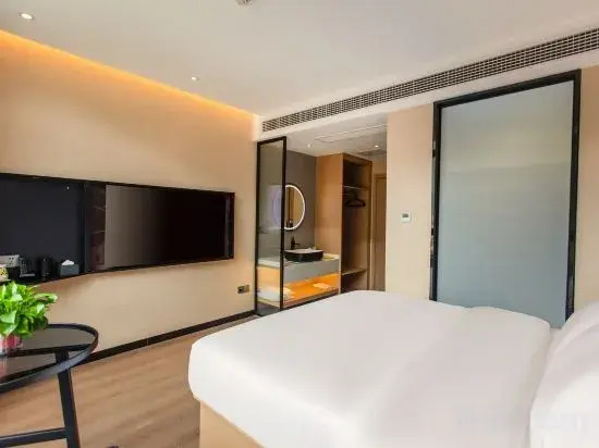 IU Hotel (Batang County 318 National Road Branch)