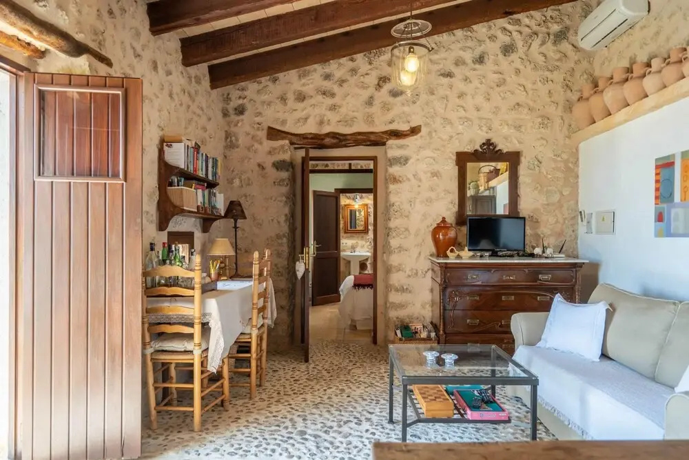CAN Pulit - Finca rom Ntica Para 2 con Piscina y Vistas en Selva Mallorca