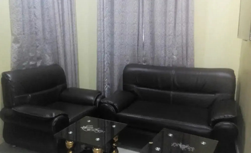 De Milton Hotel and Suites