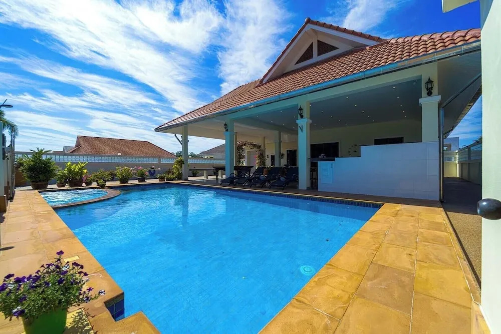 Private 3 Bedroom Pool Villa PV7