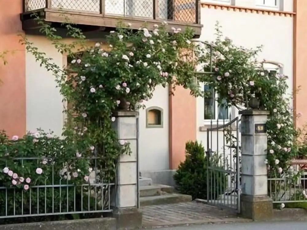 Dorfschänke DEGGENDORF Hotel & Apartmenthaus