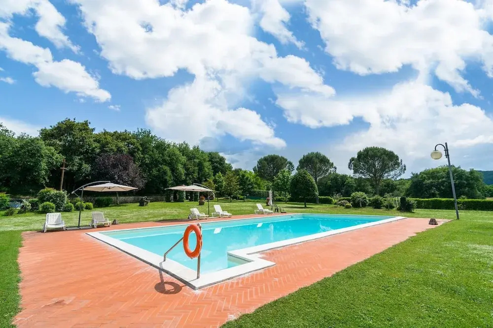 Bucine Hideaway With Pool