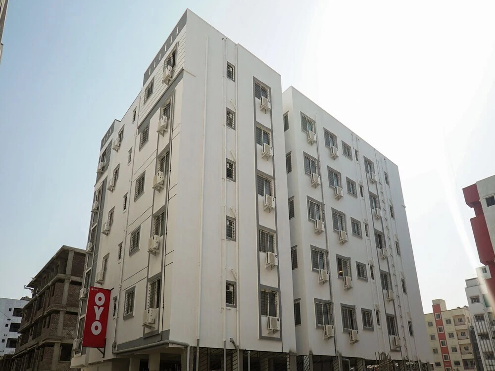 OYO Flagship 23990 Manjari