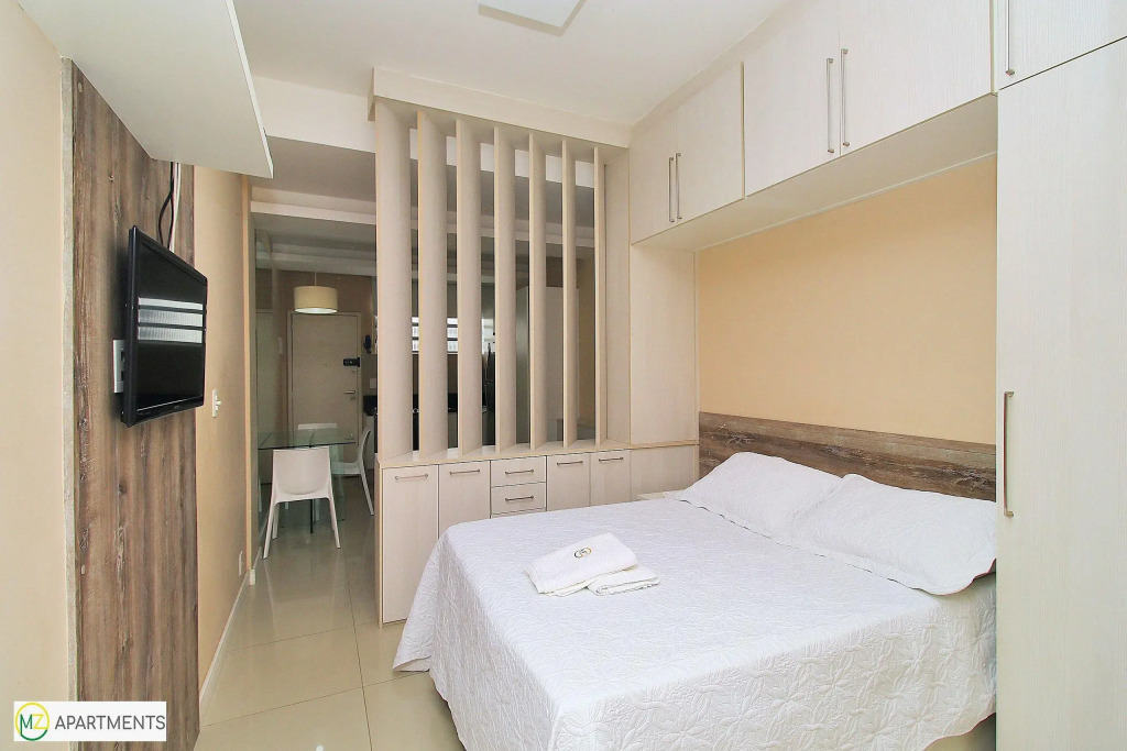 Studio moderno e silencioso na quadra da praia em Ipanema!