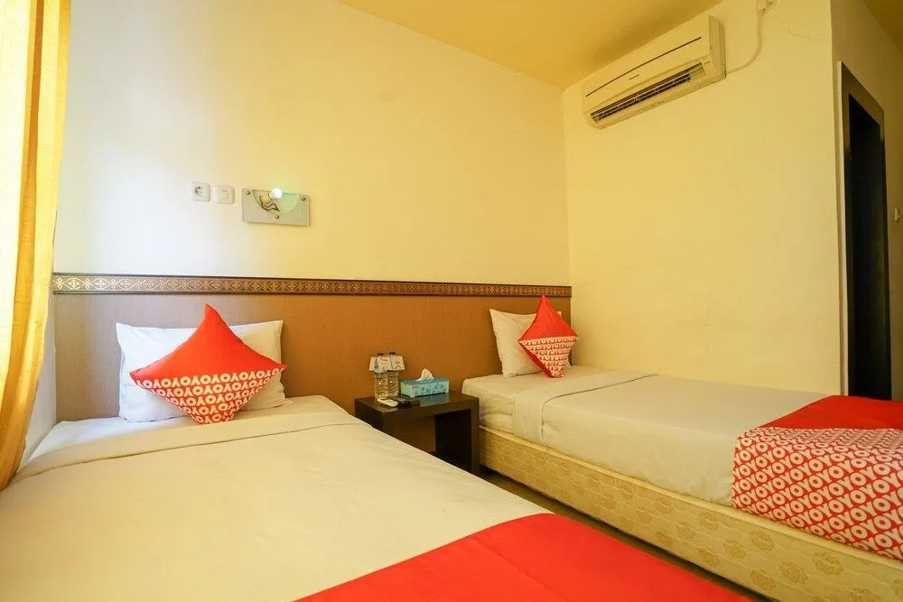 Collection O R.Sukamto Near Palembang Trade Center Mall