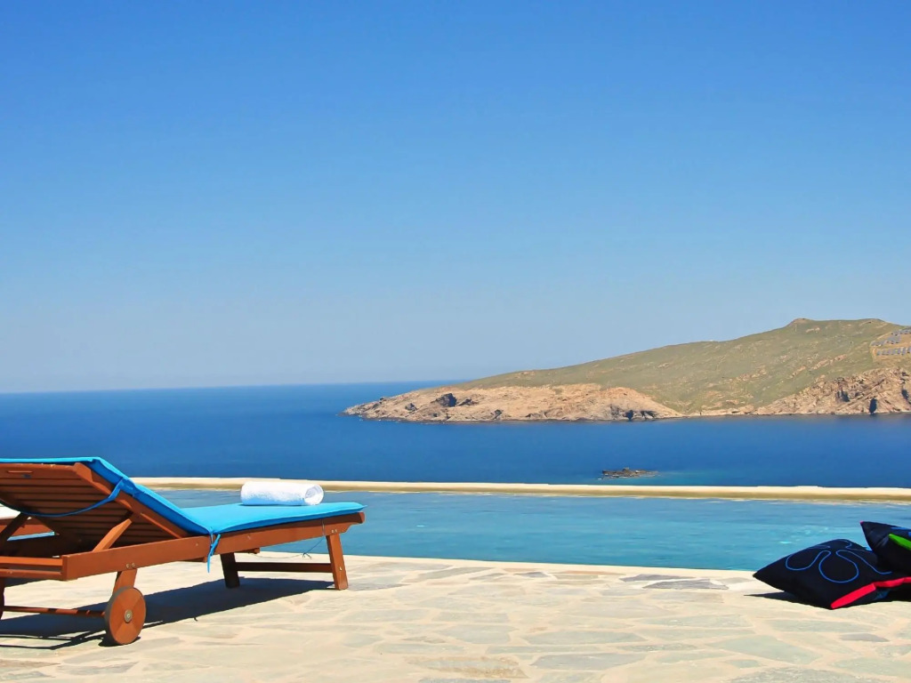 Villa in Mykonos near Agios Sostis Beach