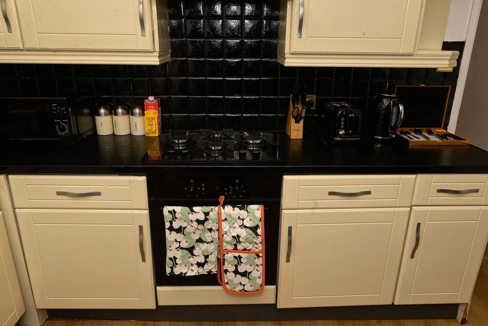 25 Mins to CL! London Amazing 2bedhome Sleeps 1-5